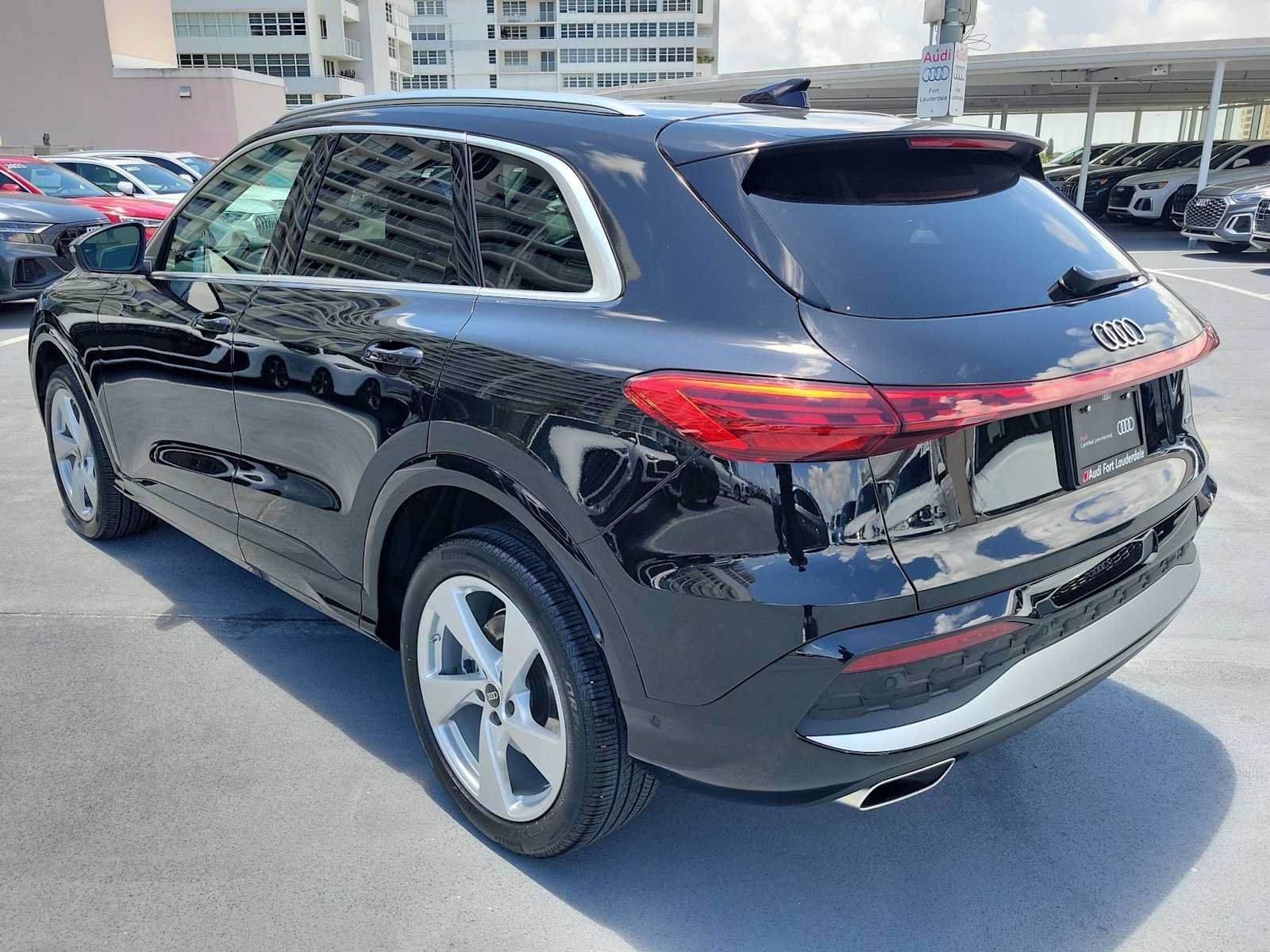 Certified 2025 Audi Q5 Premium Plus w/ Premium Plus AWD/4WD image 4