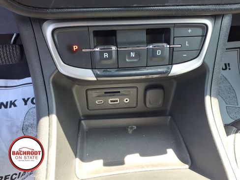 Used 2022 GMC Terrain SLT AWD/4WD image 12