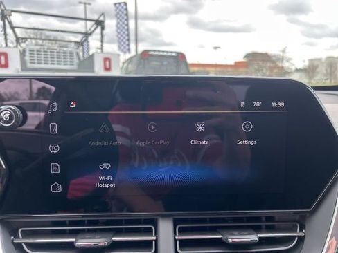 New 2026 Chevrolet Trax LT w/ Sunroof Package image 21