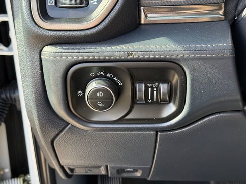 Used 2022 RAM 2500 Limited image 19