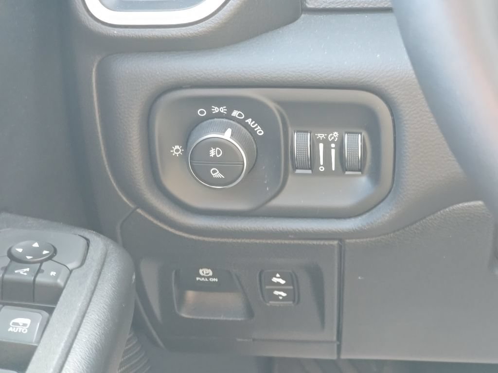 Used 2025 RAM 1500 Big Horn AWD/4WD image 30