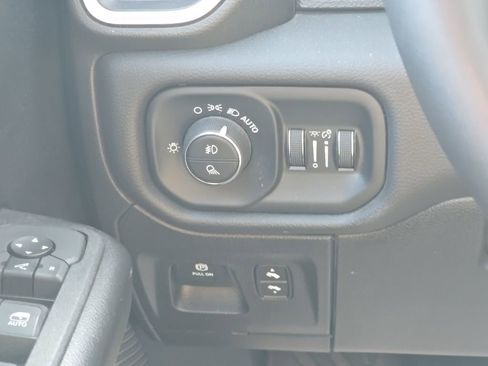 Certified 2025 RAM 1500 Big Horn AWD/4WD image 30