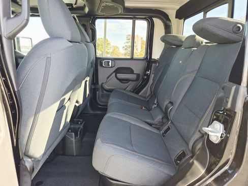 New 2026 Jeep Gladiator Sport AWD/4WD image 13