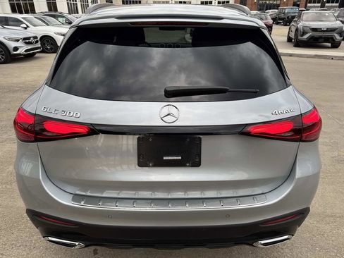 Certified 2025 Mercedes-Benz GLC 300 4MATIC image 5