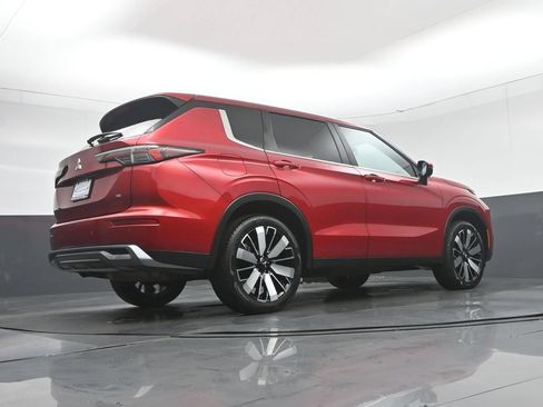 Used 2025 Mitsubishi Outlander AWD image 68
