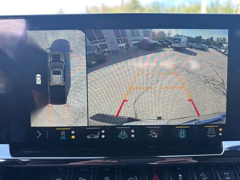 Used 2022 Chevrolet Silverado 1500 ZR2 w/ Technology Package AWD/4WD image 27