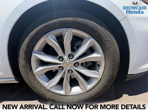 Used 2022 Chevrolet Malibu LT FWD image 7