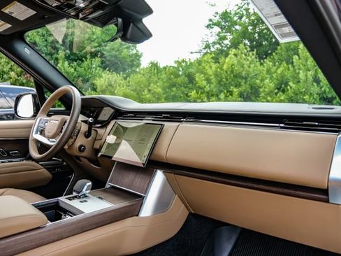 New 2026 Land Rover Range Rover SE AWD/4WD image 16
