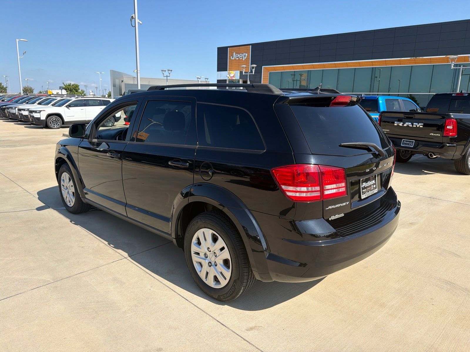 Used 2016 Dodge Journey SE w/ Flexible Seating Group FWD image 3