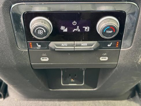 Used 2024 Chevrolet Suburban Z71 w/ Luxury Package AWD/4WD image 14