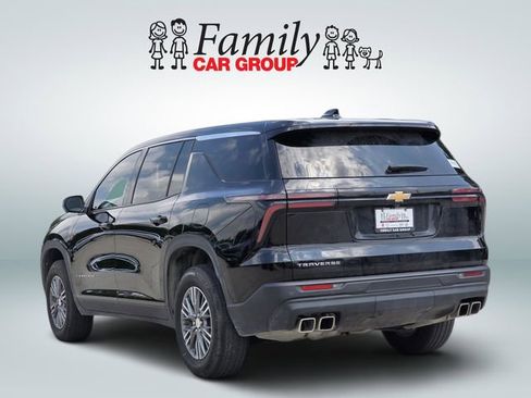 Used 2024 Chevrolet Traverse LS FWD image 3
