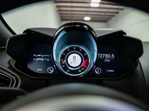 Used 2019 Aston Martin V8 Vantage Coupe RWD image 39