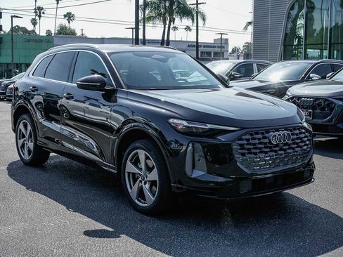 Used 2025 Audi Q5 Premium Plus w/ Premium Plus image 5