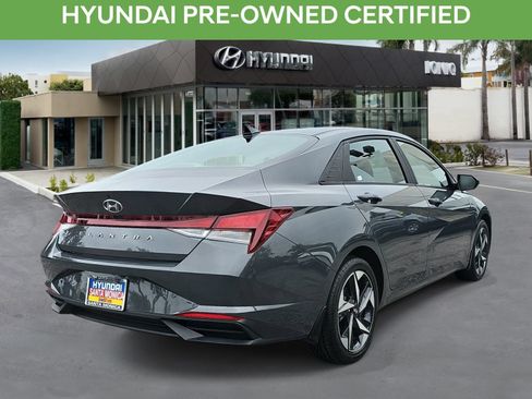 Used 2023 Hyundai Elantra SEL w/ Convenience Package FWD image 3