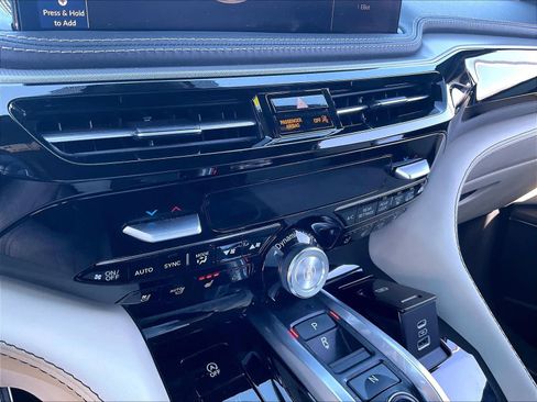 Used 2025 Acura MDX A-Spec image 35