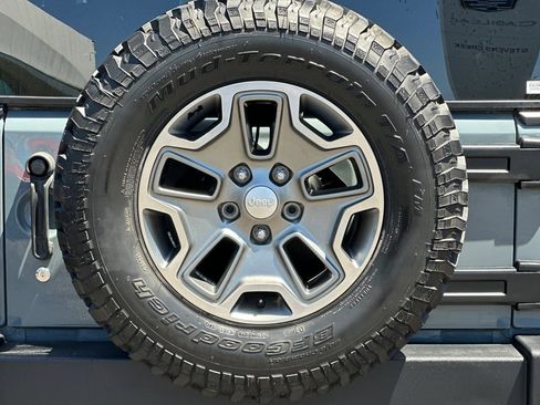 Used 2014 Jeep Wrangler Rubicon w/ Power Convenience Group AWD/4WD image 42