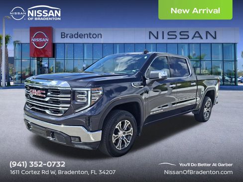 Used 2026 GMC Sierra 1500 SLT image 1