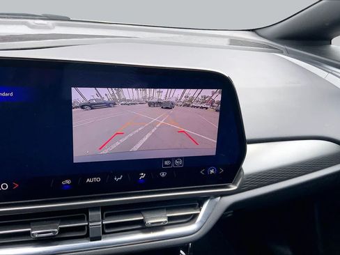 Used 2025 Chevrolet Equinox EV LT FWD image 24