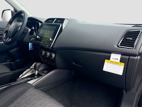 New 2026 Mitsubishi Outlander Sport LE AWD/4WD image 30