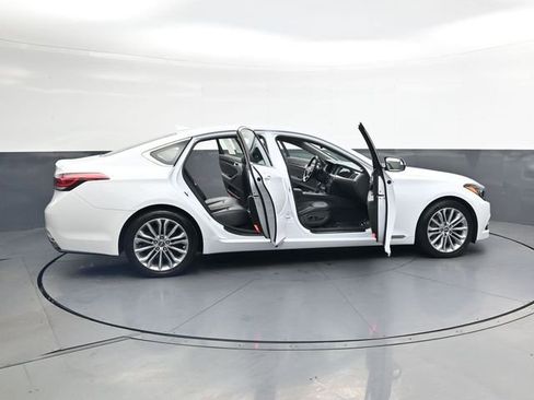 Used 2017 Genesis G80 3.8 RWD image 41