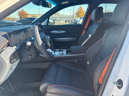 Used 2026 Genesis GV70 2.5T Sport Prestige image 9