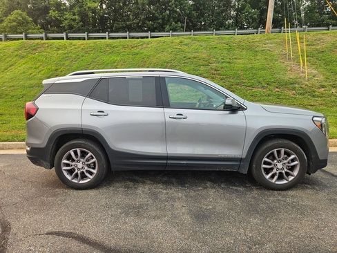 Used 2023 GMC Terrain SLT AWD/4WD image 8