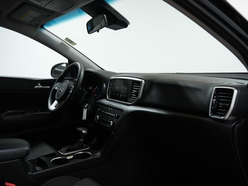 Used 2022 Kia Sportage LX image 17