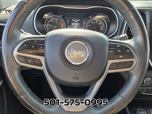 Used 2019 Jeep Cherokee Latitude Plus w/ Cold Weather Group AWD/4WD image 27