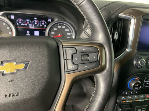 Used 2019 Chevrolet Silverado 1500 High Country w/ Technology Package AWD/4WD image 18
