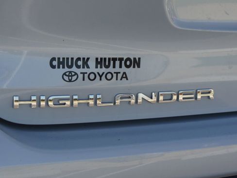 Used 2025 Toyota Highlander Limited image 19