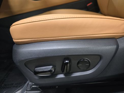 Used 2025 Lexus NX 250 FWD w/ Premium Package image 28