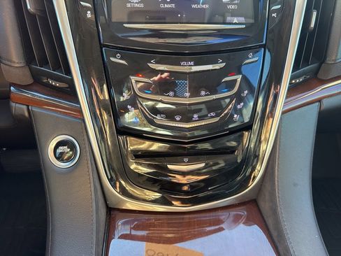 Used 2018 Cadillac Escalade Luxury image 26