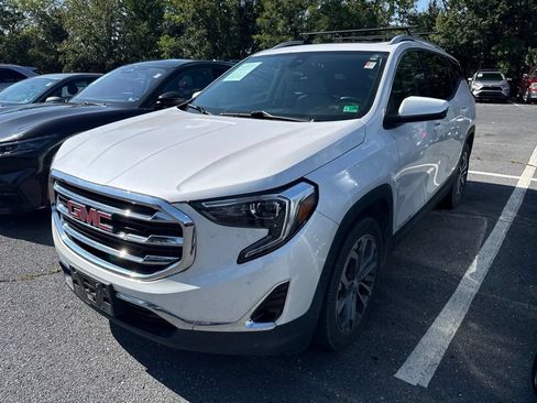 Used 2020 GMC Terrain SLT w/ Preferred Package AWD/4WD image 2