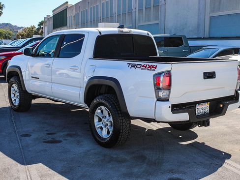 Used 2022 Toyota Tacoma TRD Off-Road image 7