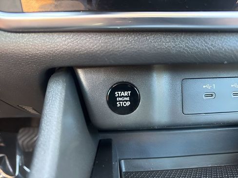 Used 2024 Nissan Rogue S image 20