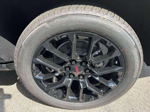 New 2026 GMC Yukon Denali w/ Sun & Power Step Package AWD/4WD image 11