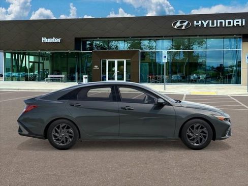 New 2026 Hyundai Elantra Blue FWD image 7
