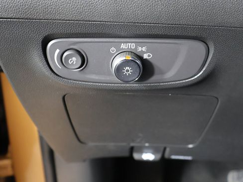 Used 2024 Buick Encore GX Sport Touring image 30