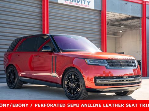 Used 2023 Land Rover Range Rover Long Wheelbase SE image 3