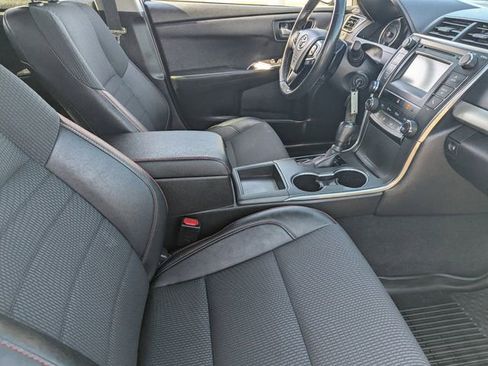 Used 2017 Toyota Camry SE image 11