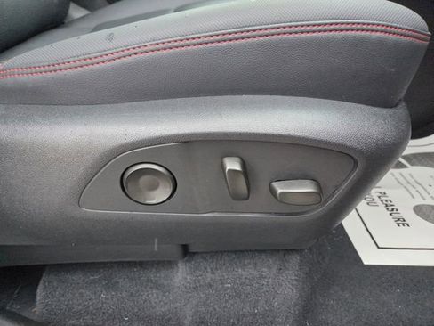 Used 2024 Chevrolet Traverse RS w/ LPO, Floor Liner Package AWD/4WD image 43