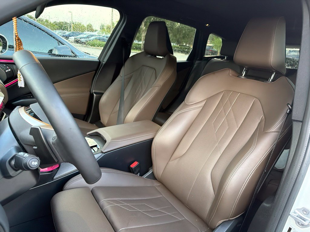 Certified 2025 BMW X3 xDrive30i w/ Premium Package AWD/4WD image 2