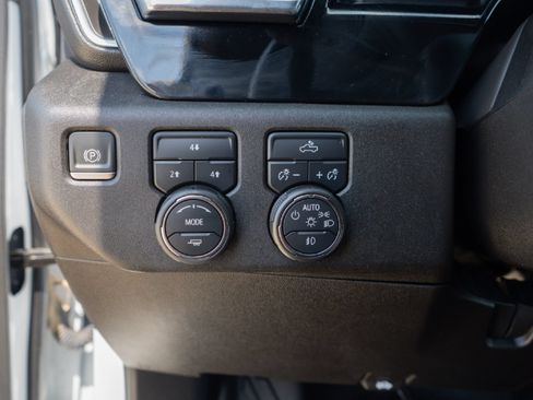Used 2024 Chevrolet Silverado 2500 LT w/ Convenience Package AWD/4WD image 18