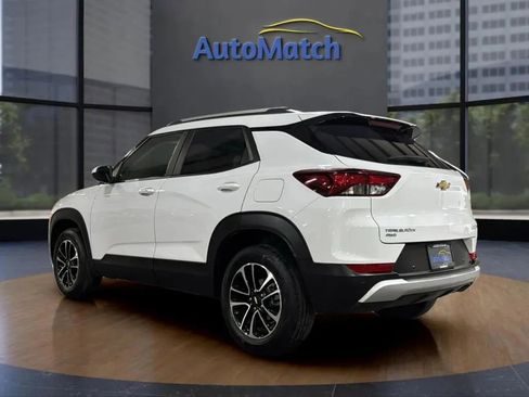 Used 2024 Chevrolet TrailBlazer LT w/ LT Cold Weather Package image 7