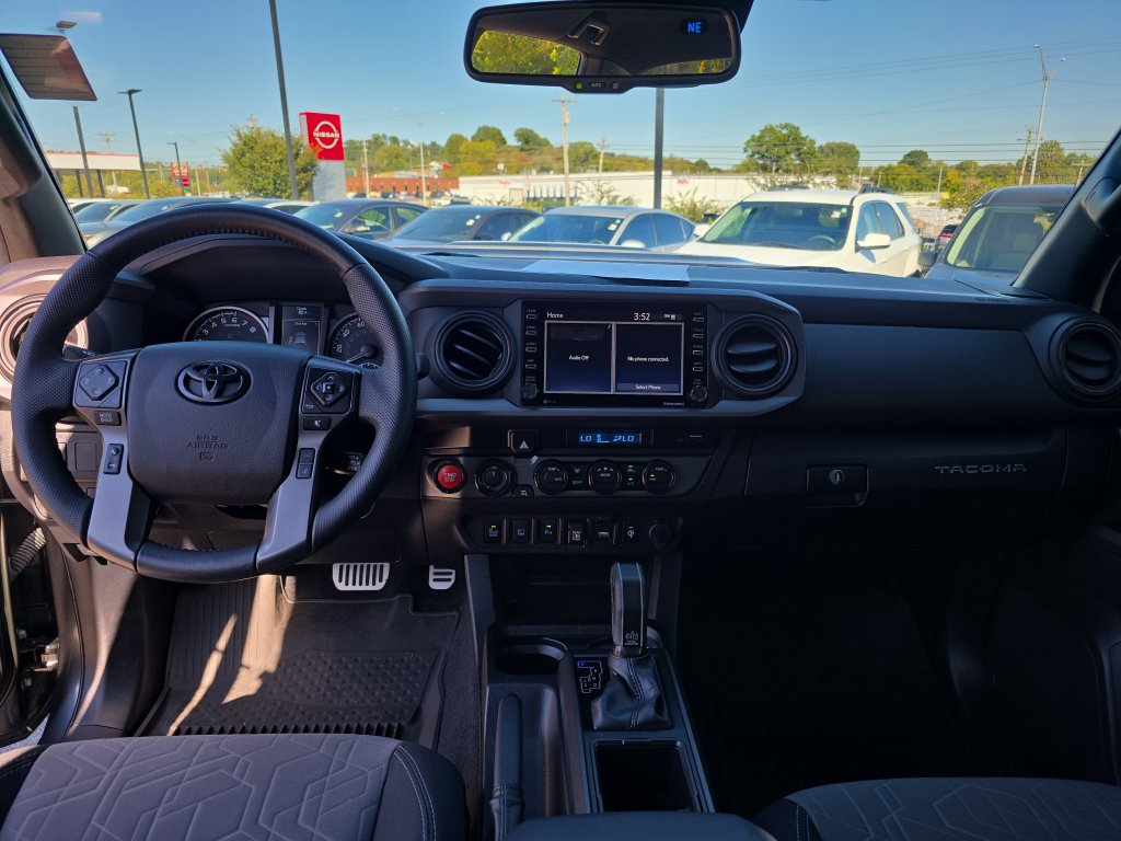 Used 2022 Toyota Tacoma TRD Sport w/ Technology Package AWD/4WD image 21