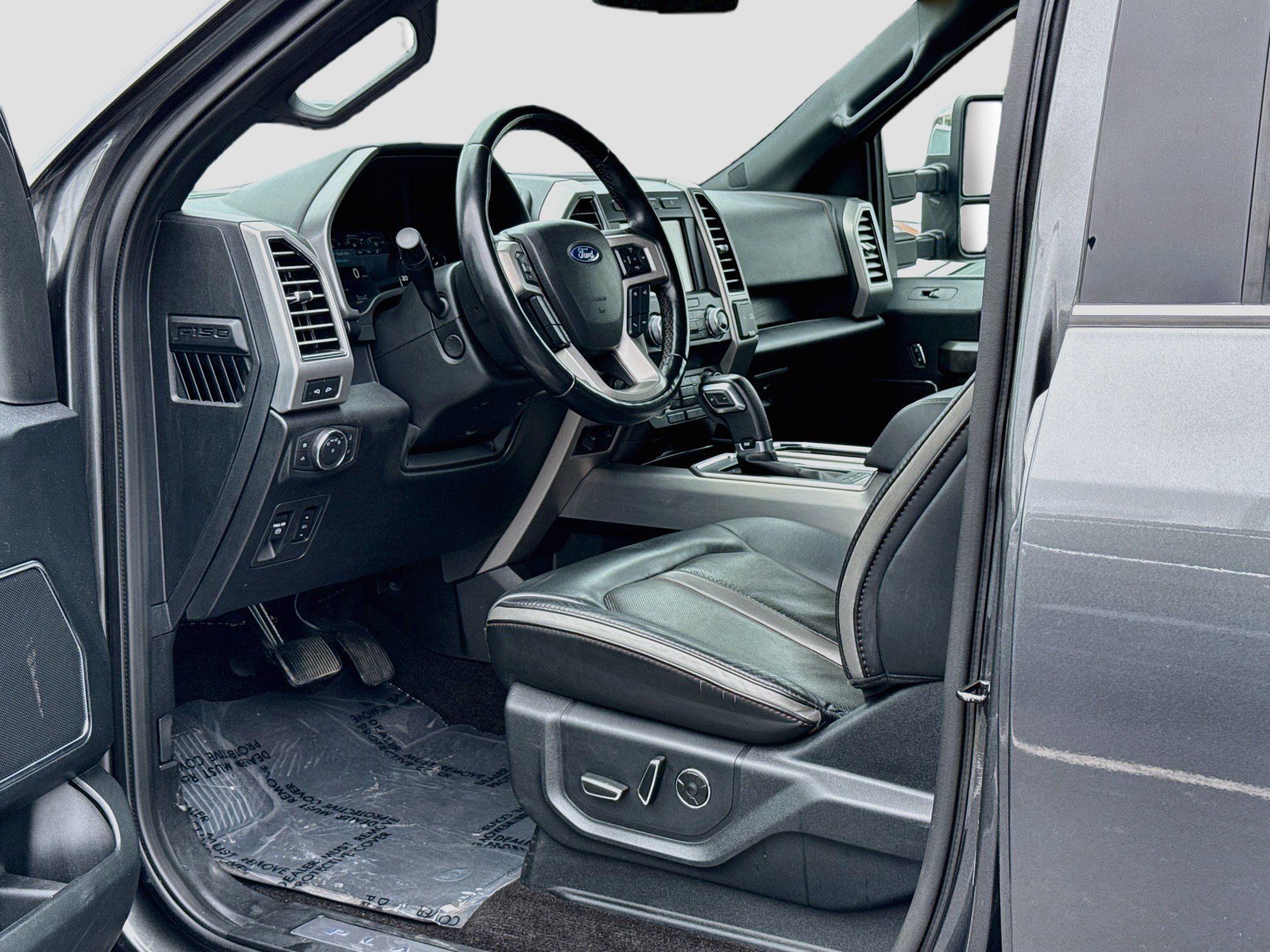Used 2019 Ford F150 Platinum w/ Equipment Group 701A Luxury AWD/4WD image 11
