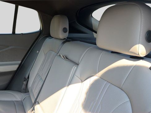 New 2026 Buick Envista Avenir FWD image 18
