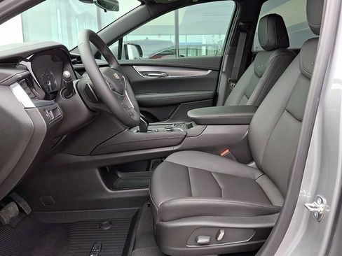 New 2026 Cadillac XT5 Luxury w/ LPO, Floor Liner Package image 9