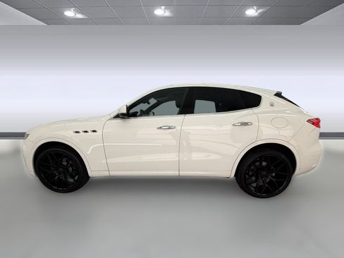 Used 2019 Maserati Levante image 2