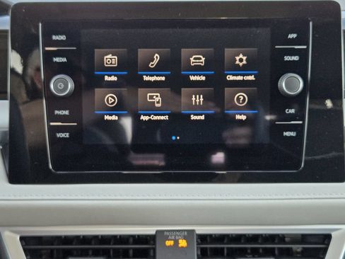 New 2026 Volkswagen Taos SE FWD image 16